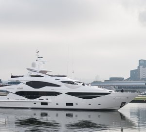 who owns zozo yacht